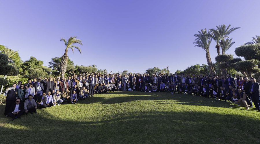 photo groupe réunion plénière
